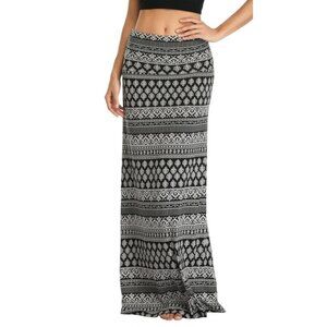NWOT Boutique Black & White Geometric Print Fold Over Waist Maxi Skirt
